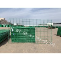 低碳鋼雙絲隔離網(wǎng)，籃球場(chǎng)高速公路隔離網(wǎng)，果園防護(hù)小區(qū)護(hù)欄網(wǎng)